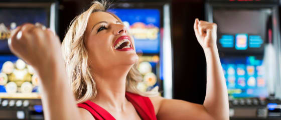 Un'infermiera della Florida vince un jackpot di slot machine, vincendo $112K
